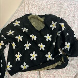 Altar’d State Daisy Sweater 🌼 Size: M